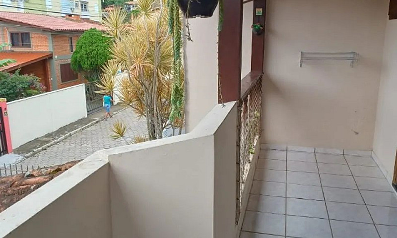 Suíte Com Varanda Na...