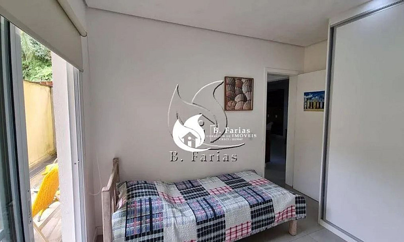 Casa Com 2 Dormitóri...