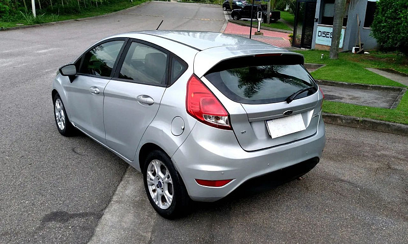 Ford Fiesta Titanium...