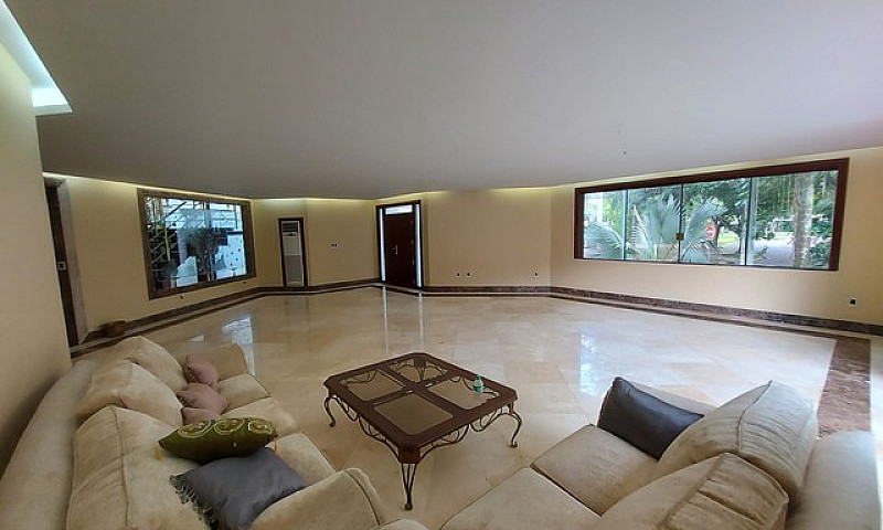 Casa De Condomínio P...