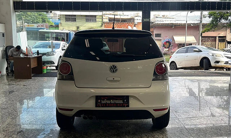Polo 1.6 Carro Realm...