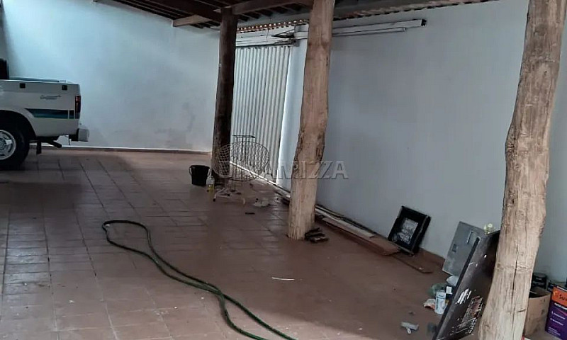 Casa À Venda No Bair...