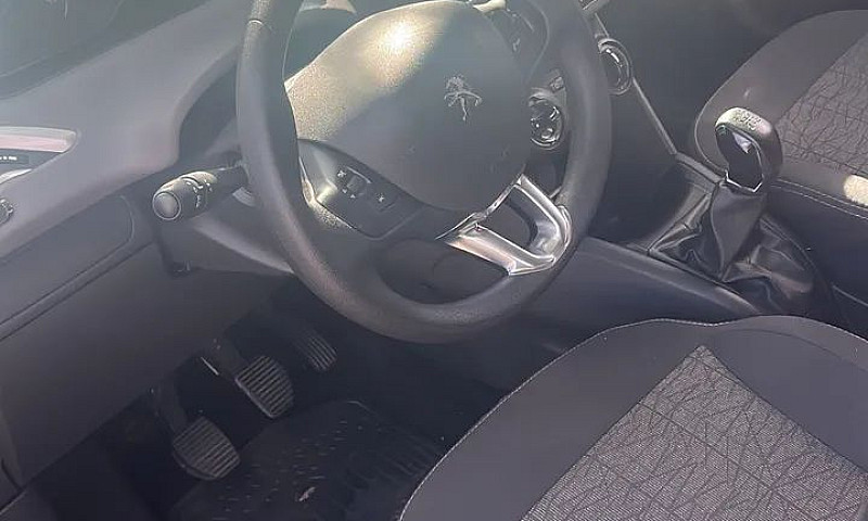 Peugeot 208 Active 1...