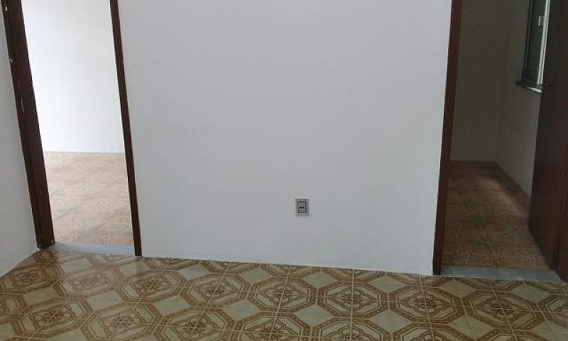 Alugo Casa...