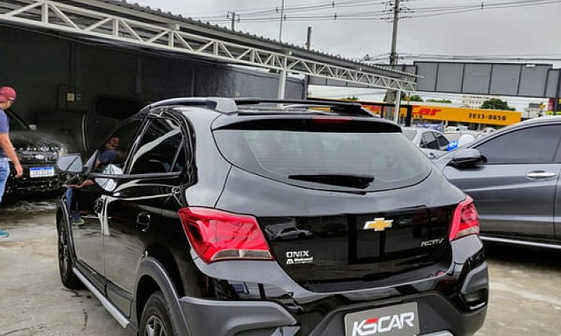 Chevrolet Onix 1.4 A...