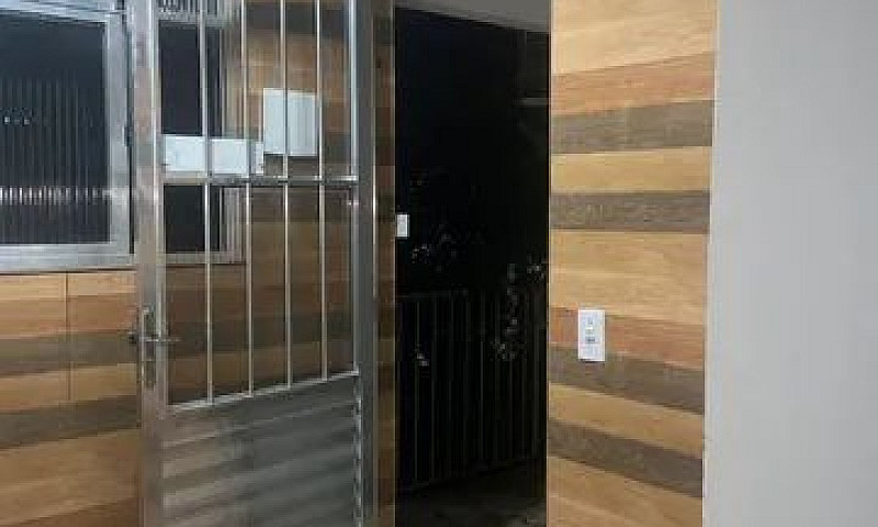 Alugo Sobrado Em Rea...