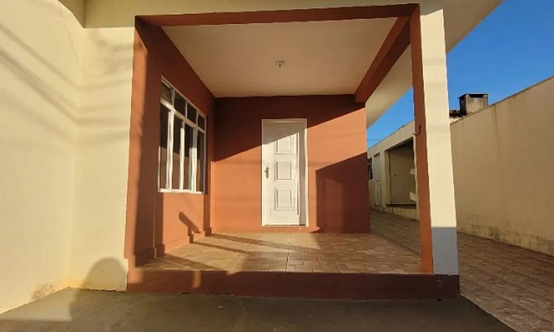 Linda Casa Recém Ref...