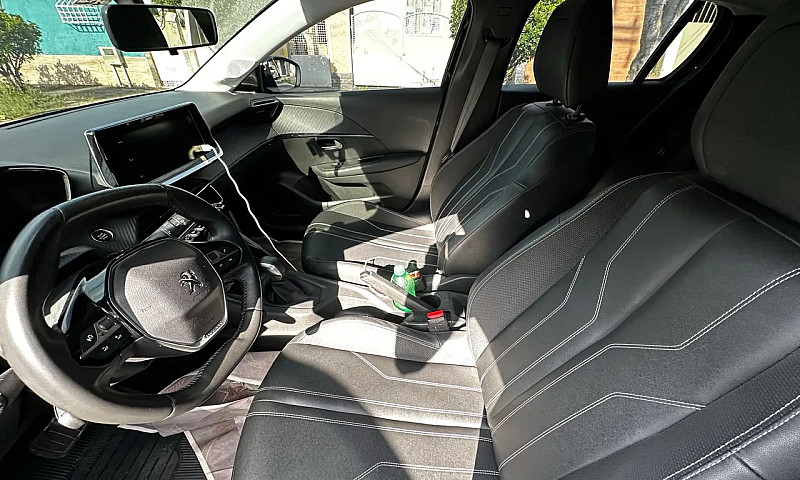 Peugeot 208 Allure 1...