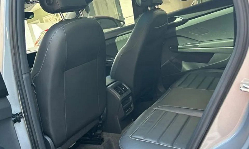 Volkswagen Taos High...