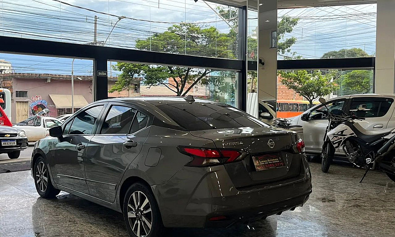 Versa 1.6 Carro Para...