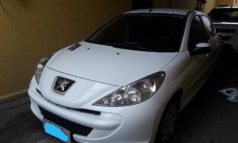 Peugeot 207  2014...