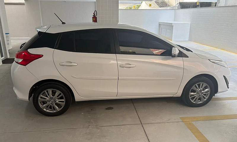 Toyota Yaris Xl Plus...