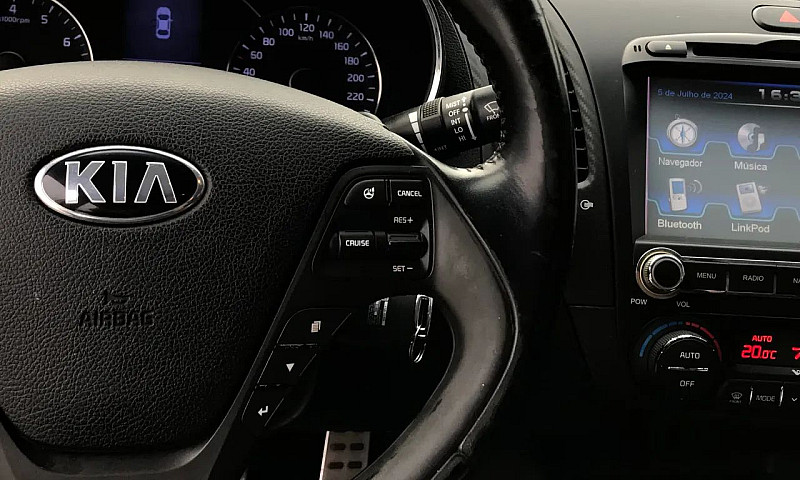 Kia Motors Cerato 1....