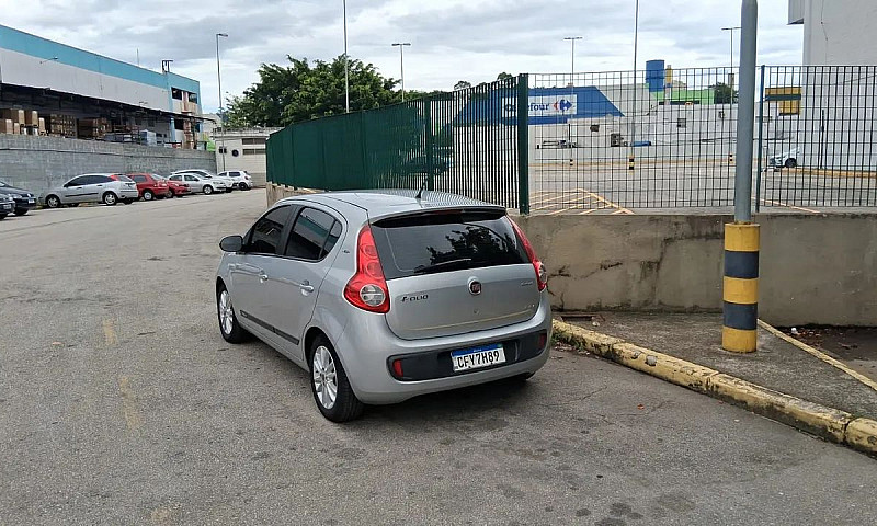 Fiat Palio Essence 1...