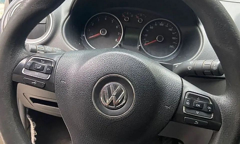 Volkswagen Voyage 1....