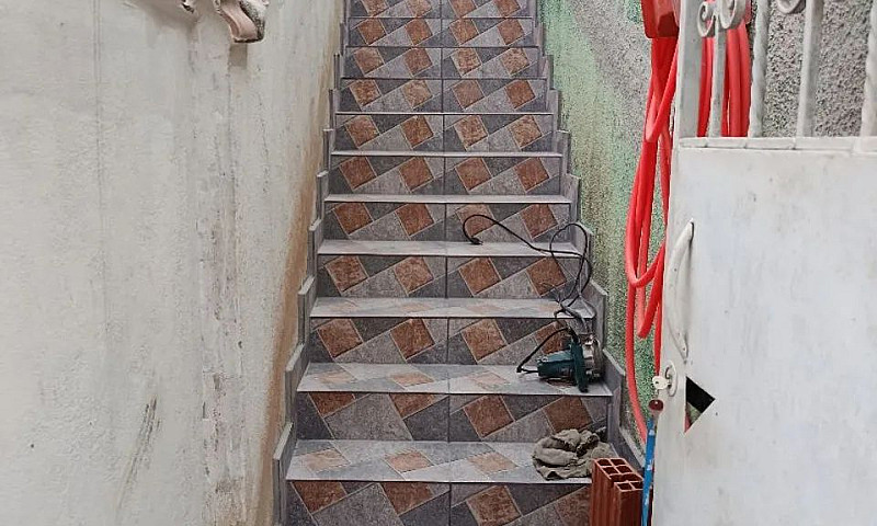 Alugo...