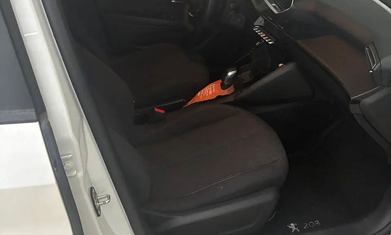 Peugeot 208 Active 1...