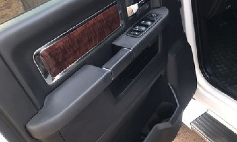 Dodge Ram 2500 Laram...