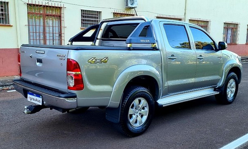 Toyota Hilux Srv 4X4...