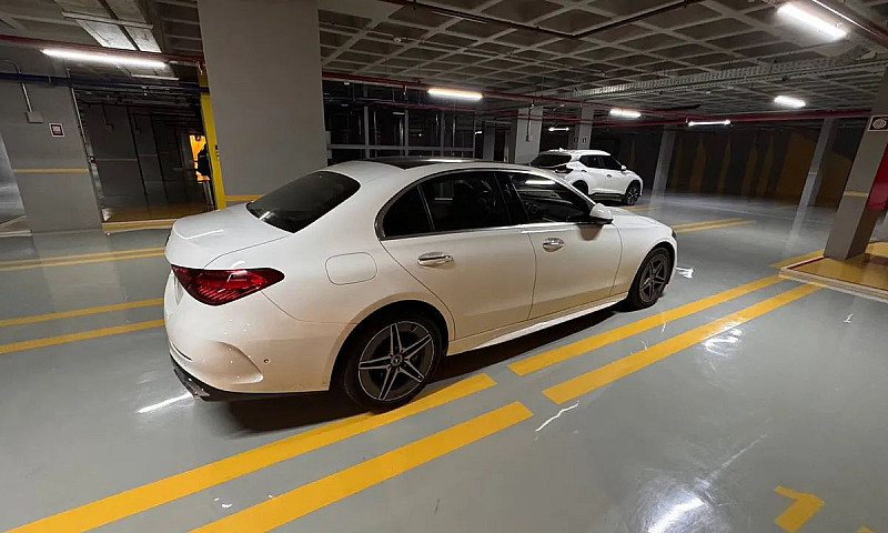 Mercedes Benz ...
