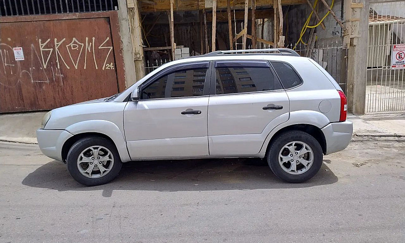 Hyundai Tucson 2.0 1...