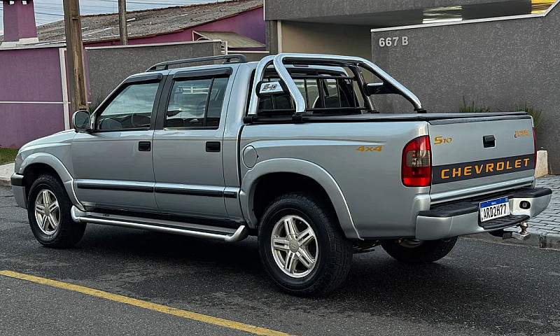 Chevrolet S10 Pick-U...