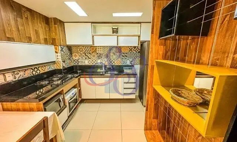Amplo Apartamento Po...