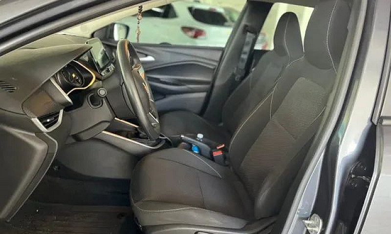 Chevrolet Onix Hatch...