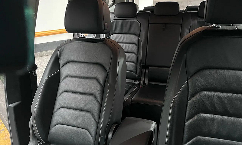 Volkswagen Tiguan Al...