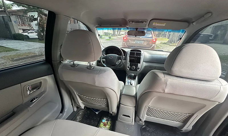 Kia Motors Cerato 1....