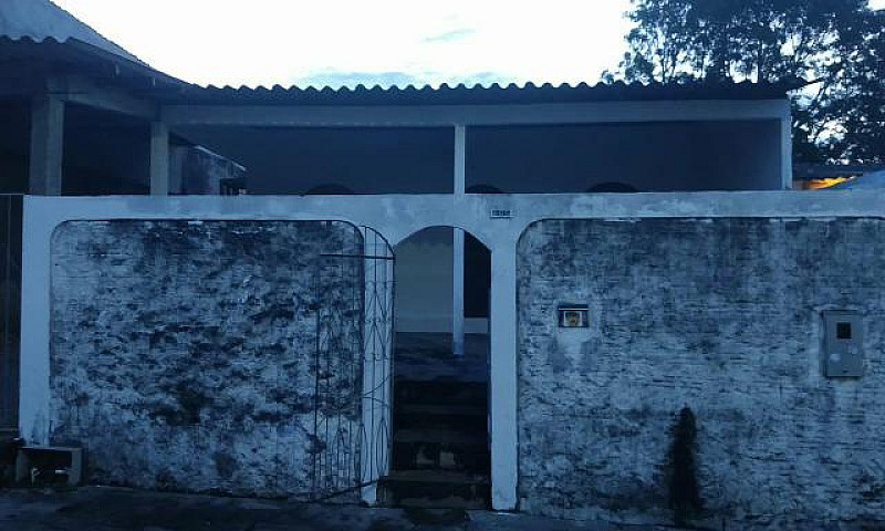 Aluga-Se Casa...
