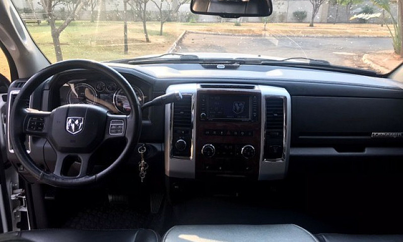 Dodge Ram 2500 Laram...