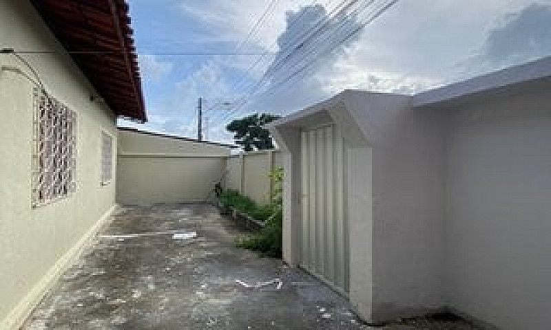 Casa Com 03 Quartos ...