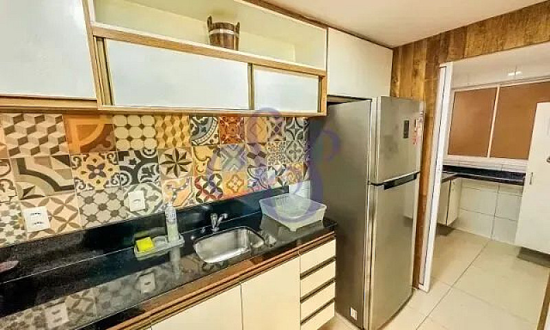 Amplo Apartamento Po...