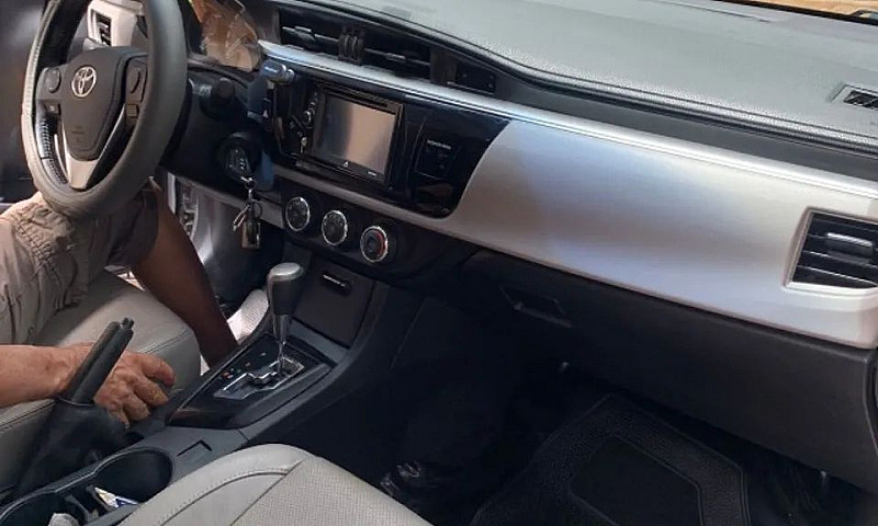 Toyota Corolla Gli 1...