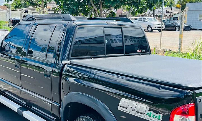 Chevrolet S10 Pick-U...