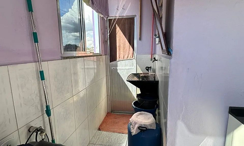 Casa Em Queimados A ...