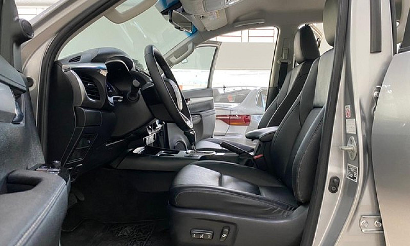 Hilux Srv 4X4 Diesel...
