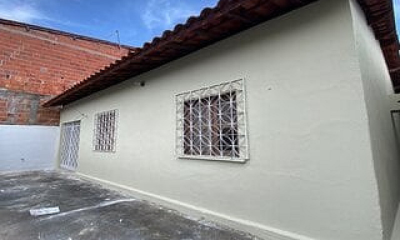 Casa Com 03 Quartos ...