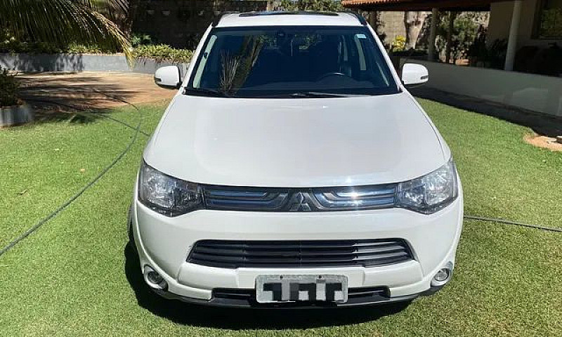 Mitsubishi Outlander...