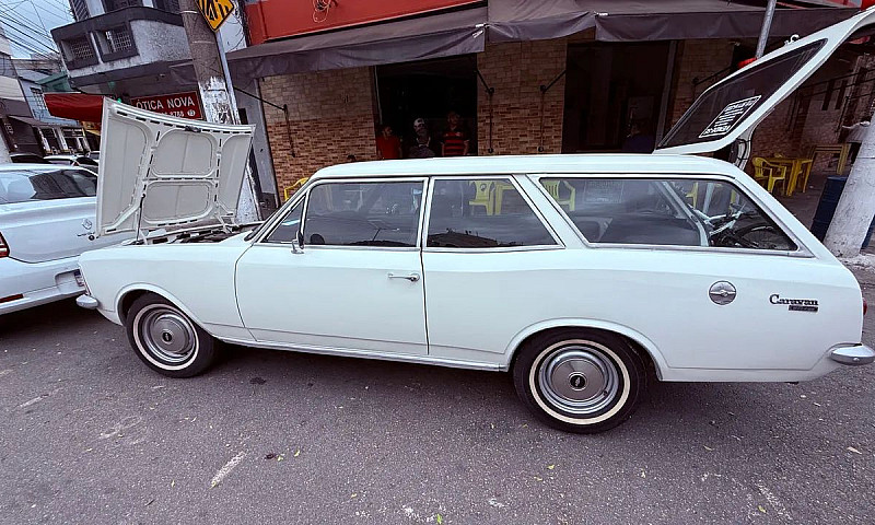 Chevrolet Caravan 19...