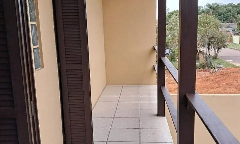 Casa Com 3 Dormitóri...
