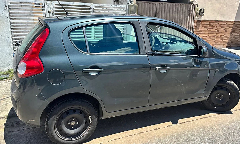 Fiat Palio Essence 1...