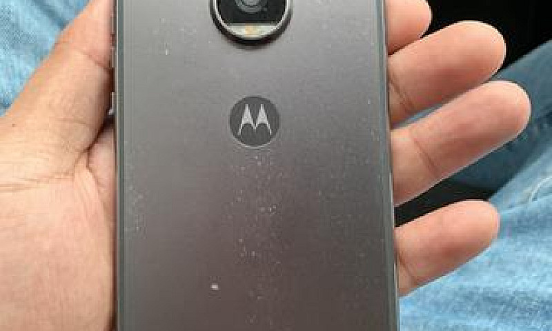 Moto Z2 Play...