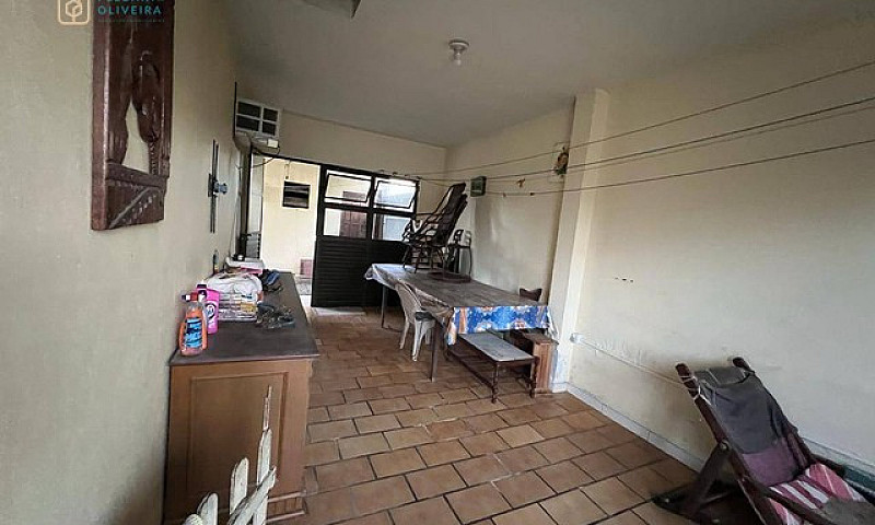 Casa Com 2 Dormitóri...