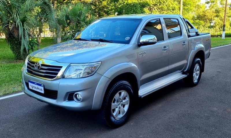 Toyota Hilux Srv 4X4...