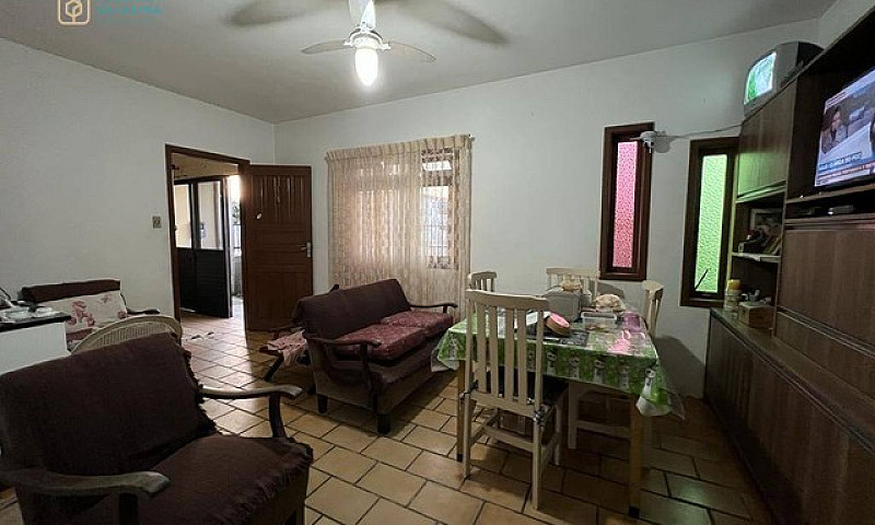 Casa Com 2 Dormitóri...
