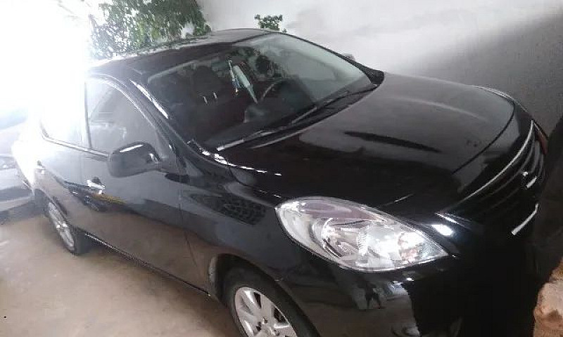 Nissan Versa Excelen...