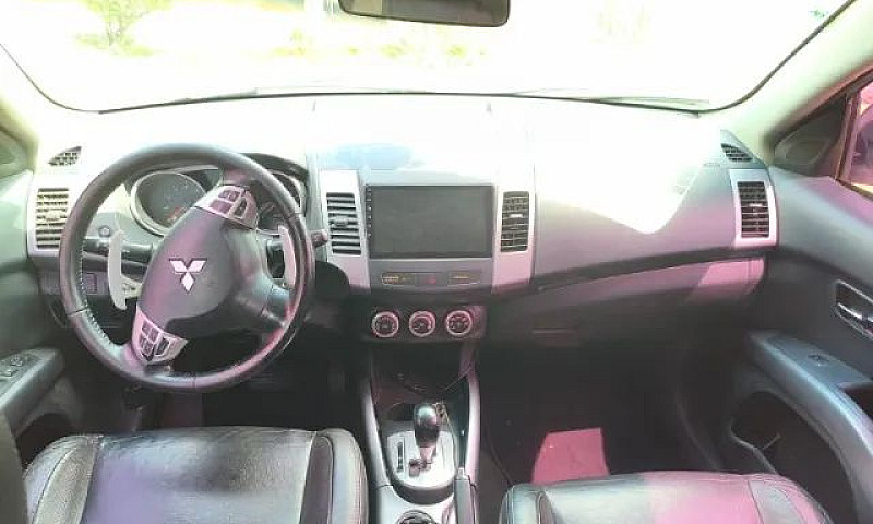 Mitsubishi Outlander...