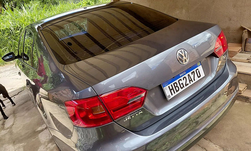 Volkswagen Jetta Com...